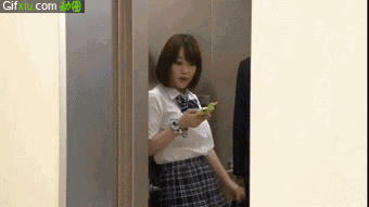 林允儿可爱动态图  女生体罚动态图片