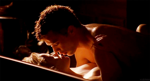 真人美女被虐吸奶gif图片 男女做愛動态邪恶动态图 