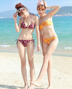 闺蜜性感俏皮比基