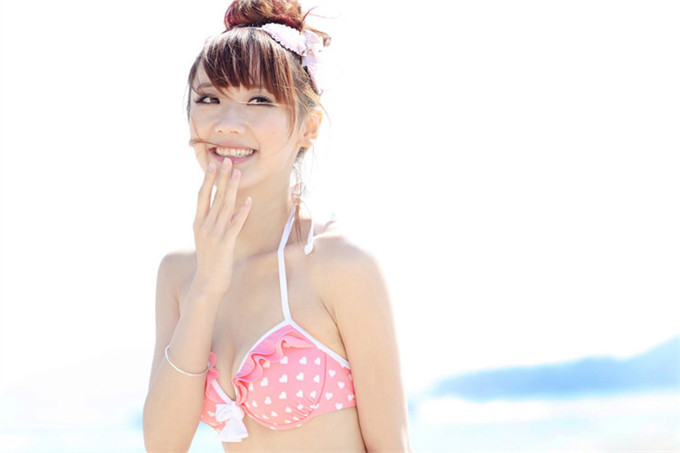 闺蜜性感俏皮比基尼沙滩写真