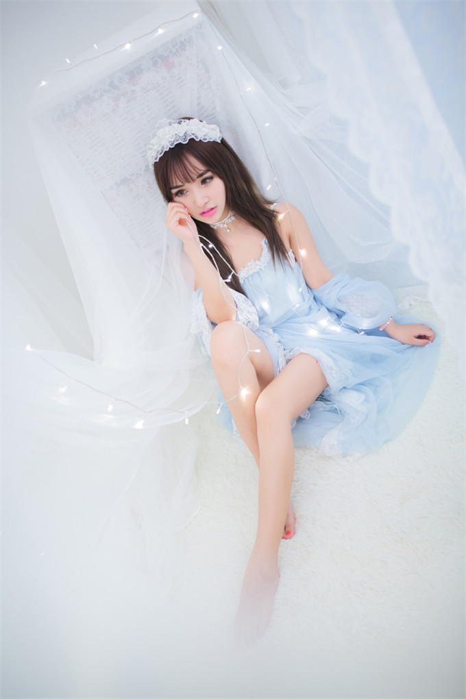 模特陈柳溪甜美公主梦幻写真