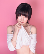 性感米妮露乳沟展